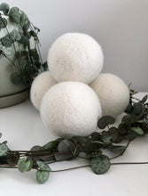 Load image into Gallery viewer, NZ wool dryer balls